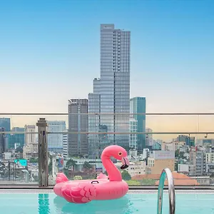 Winsuites Saigon Отель Хошимин